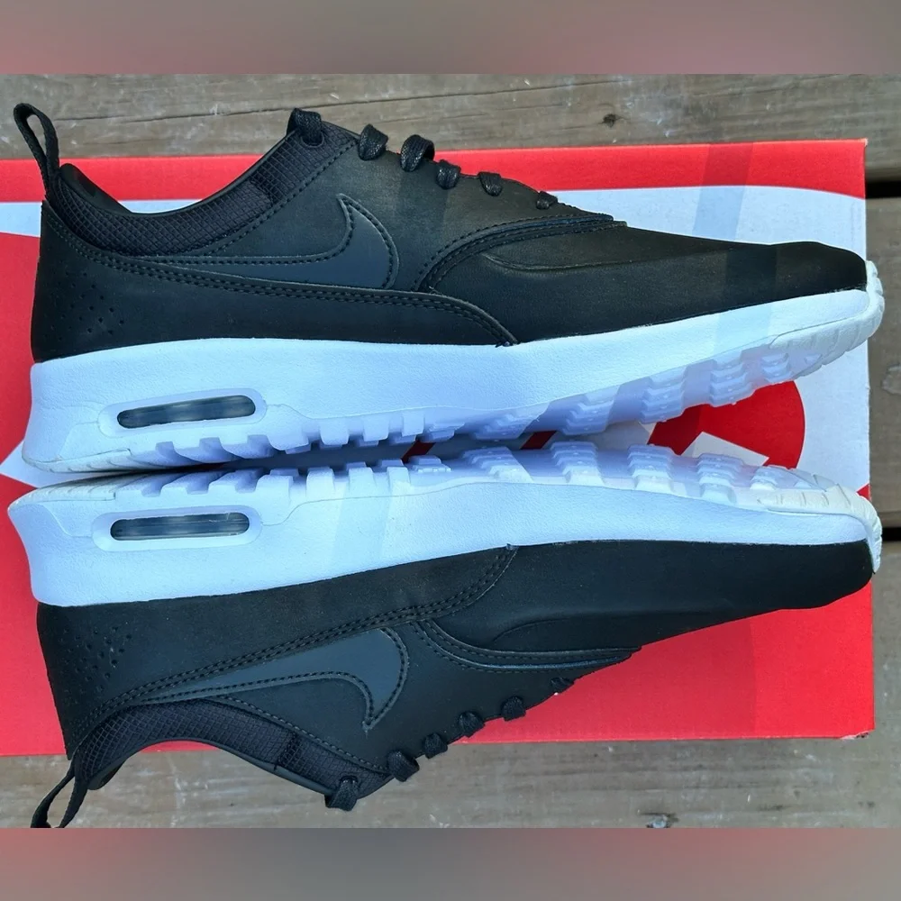 Nike Air Max Thea Leather (Black / White) Casual Sneaker NEW Fits Youth 6 | 6.5